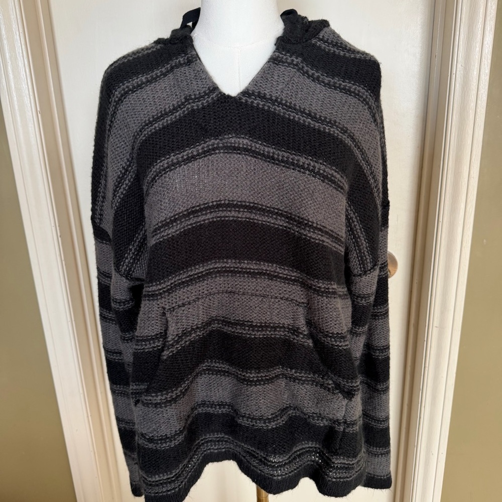 H&M Divided Knit Sweater in Gray and Black